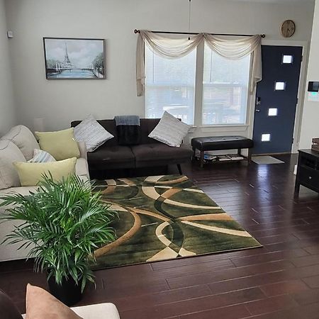 Spacious Townhouse Minutes From Downtown Sa. San Antonio Dış mekan fotoğraf